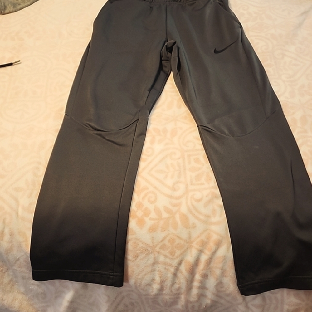 Athletic pants